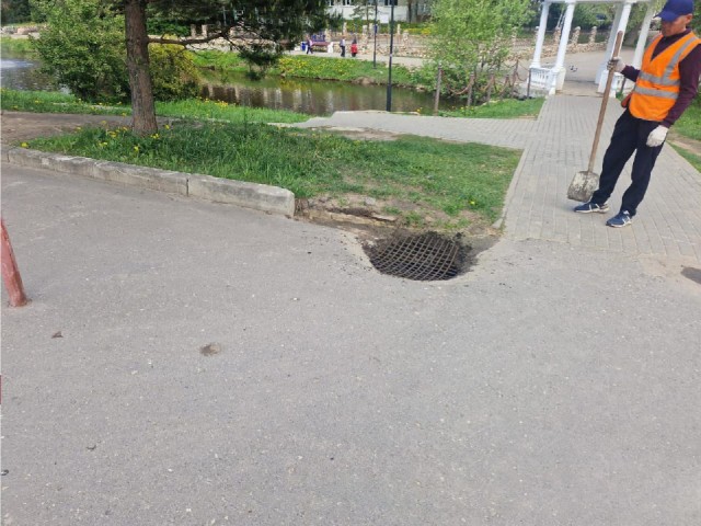 Коммунальные службы ликвидировали подтопление на Комсомольской улице