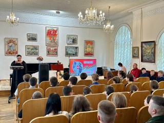 Картины художников-фронтовиков представили на выставке в Кашире
