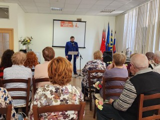 Пенсионеров Истры учат распознавать мошенников