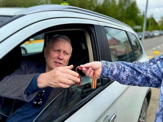 Сотрудники Росгвардии в Можайске приняли участие в акции «Георгиевская ленточка»