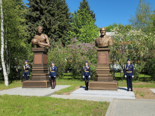 В Малаховке открыт мемориал «Защитникам Отечества» и бюст легендарного ректора