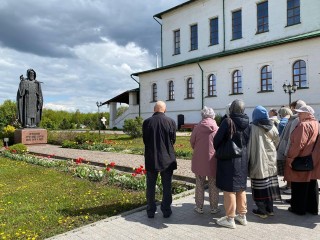 Пенсионерам Серебряных Прудов рассказали на экскурсии легенды Кремля в Коломне