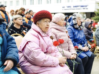Власти Химок поздравили сотрудников «Энергомаша» с Днем Победы