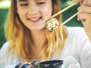 Суши-экспедиция: где в Можайске попробовать японскую кухню в кафе или с доставкой