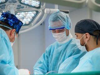 В Долгопрудном у онкобольной пациентки успешно за одну операцию удалили две опухоли мозга