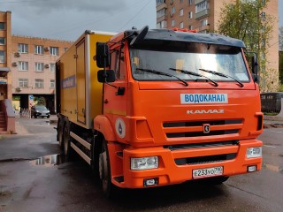 Современная техника для промывки канализации поможет специалистам удалять засоры