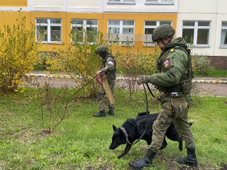 В школе Власихи отработали действия при захвате заложников