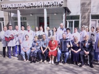 «День Победы» в Реутове: больница и ветераны устроили музыкальный флешмоб