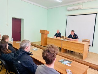 Полицейские в Орехово-Зуеве рассказали начинающим водителям о причинах ДТП