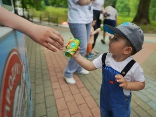 Бесплатное мороженое раздадут детям в парках Подмосковья