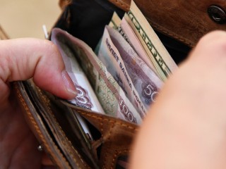 Из-за майских праздников аванс придет в сокращенном варианте