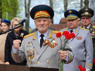 Флаги, военные песни, портреты героев: Солнечногорск отметил День победы