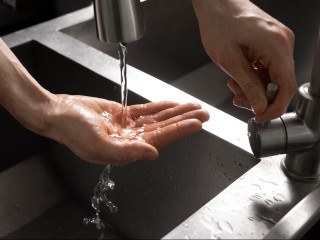 Холодное водоснабжение на улице Дзержинского восстановят 10 мая