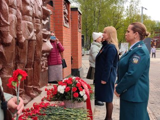 Щелковцы почтили память участников войны у мемориала «Слава Героям»
