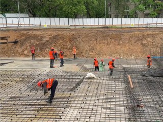 Монолитные работы на стройплощадках школы и детсада завершатся в сентябре