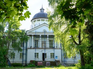 Рядом с усадьбой «Лыткарино» установят фонтан и высадят туи
