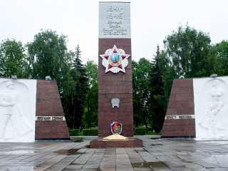 Традиционные военный парад и салют в День Победы отменены в целях безопасности