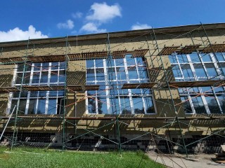 В капитально ремонтируемой луховицкой школе на втором этаже заменили окна