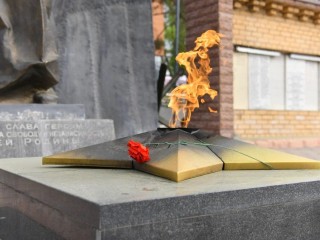 Работники «Мособлгаза» подготовили Вечный огонь в Куровском ко Дню Победы