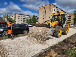 Бордюры, скамейки и урны в едином стиле установят на проспекте Борзова