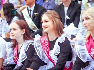 Последний звонок в Подмосковье прозвучал для 135 тыс. выпускников школ