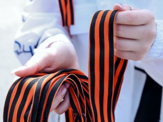 Более сотни георгиевских ленточек раздали прохожим воспитанники СК «Обухово»