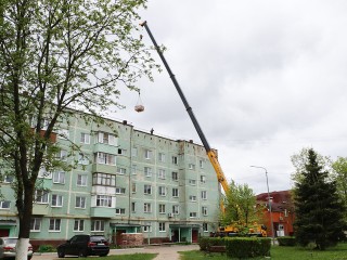 Кровлю отремонтируют в жилом доме Серебряных Прудов к середине июня