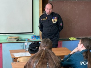 Участник СВО провел урок мужества для кадетов Малинской школы