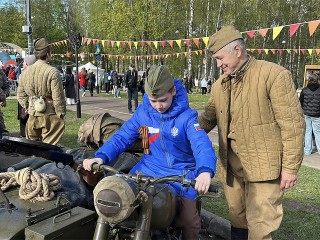 Концерт, солдатская каша и военная техника: в парке Клина отметили День Победы