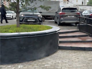 В Реутове отремонтировали ступени, ведущие к Троицкому храму