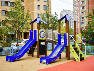 Жители Химок самостоятельно выбирали дизайн новых детских площадок во дворах