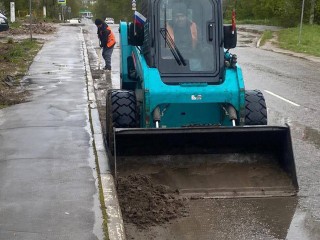 Дорогу по улице Ленинградской очистили до блеска