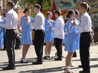Студенты стали участниками флешмоба «Синий платочек»