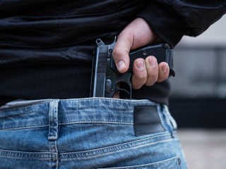 Полиция проводит проверку по факту стрельбы на улице Просвещения в Пушкино