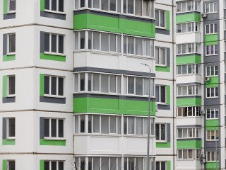 В Балашихе соседям за курение на балконе пригрозили полицией