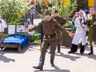 На бульваре Юности в Подольске показали мини-спектакли о войне