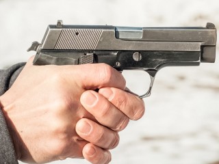Стрельбу из «Глока» устроили офисные сотрудники в Мытищах