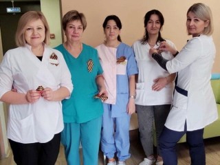 Пушкинская больница приняла участие в патриотической акции «Георгиевская ленточка»