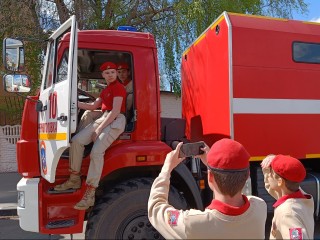 «Мособлпожспас» показал снегоболотоход на выставке спецтехники в Богородском