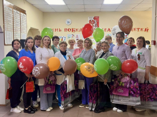 Медработники и дети сотрудников Дзержинской больницы приняли участие в акциях к 9 Мая