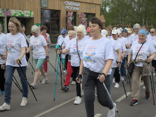 В Павловском Посаде пенсионеры прошли трехкилометровую дистанцию и станцевали зумбу
