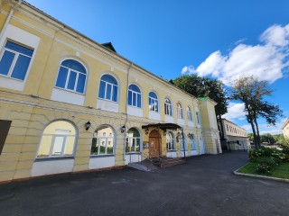 Картины и скульптуры, посвященные 80-летию Победы, можно увидеть на новой выставке в Солнечногорске