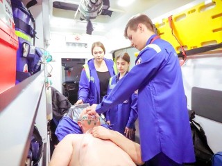 Клинские студенты-медики готовятся стать фельдшерами