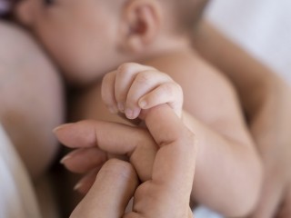 Суд Турции оправдал мать бросившей ребенка в унитаз студентки из Ногинска