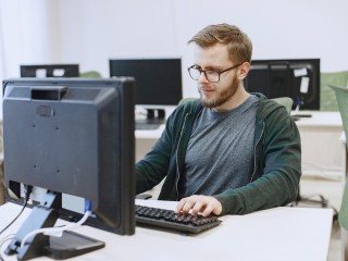 Финансовый сектор бьет рекорды по росту зарплатных предложений