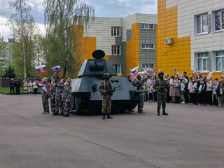 Подростки в Хотькове собрали танк Т-34 в натуральную величину