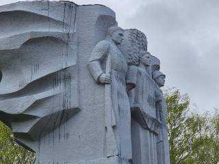 В Королеве завершили обновление памятника на Мемориале Славы