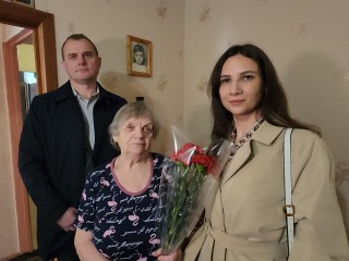Ветераны Серпухова получили помощь от серпуховского завода к празднику Победы