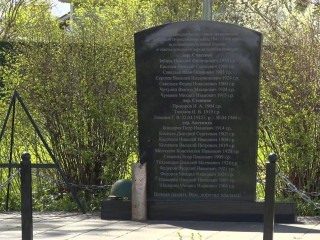 Житель деревни Спасское отремонтировал памятник героям войны