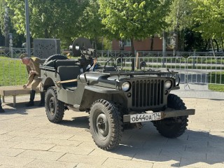 Ретроавтомобили и новые впечатления: в Видном открылась выставка военной техники